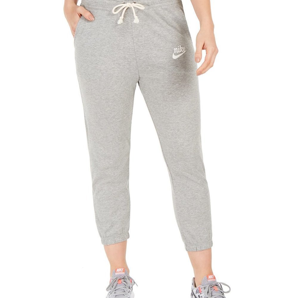 NWT NIKE PLUS‎ WOMENS CAPRI VINTAGE SWEATPANTS GRAY